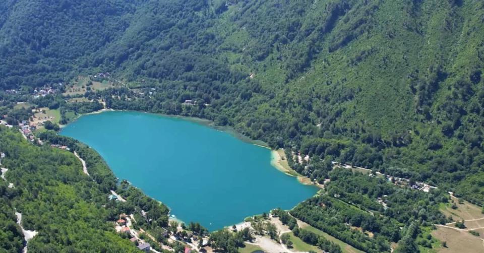 Boračko Lake: a glacial lake day trip from Sarajevo you can still do without a crowd