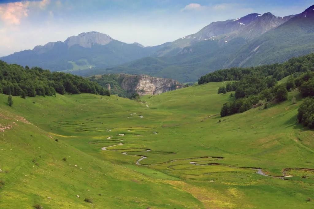 Above the Clouds of Bjelašnica: A Day Trip Guide to Lukomir and Umoljani